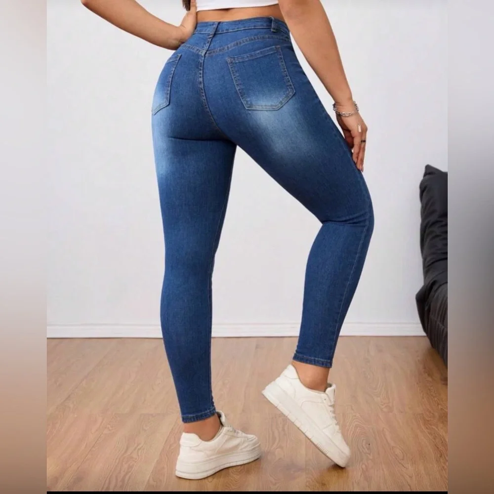 NWOT SHEIN Stylish Blue Skinny Jeans for Women - Picture 2 of 2